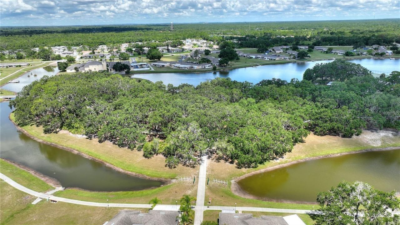 1217 Club Circle, Lakeshore, FL 33854 Photo