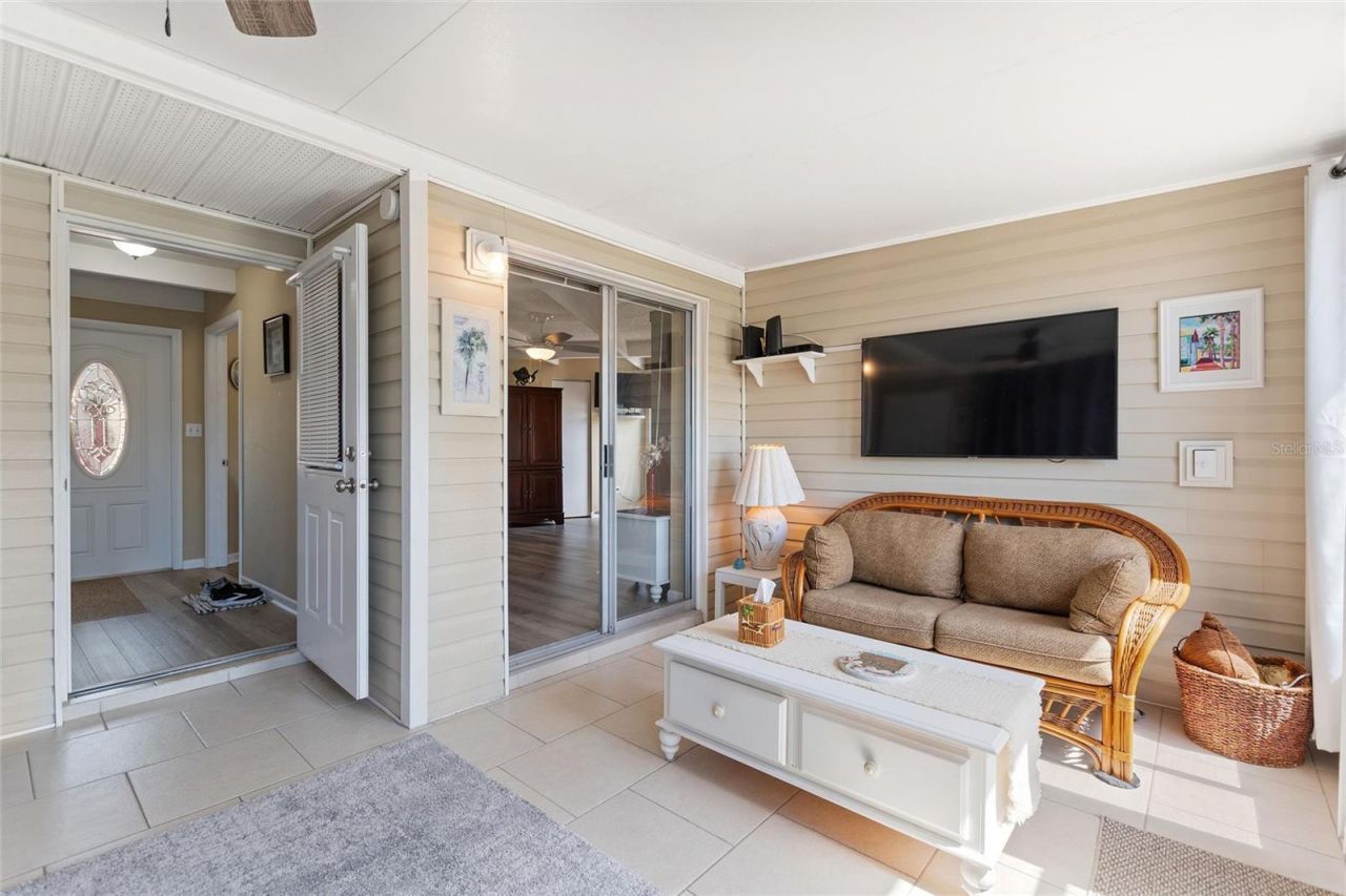 1217 Club Circle, Lakeshore, FL 33854 Photo