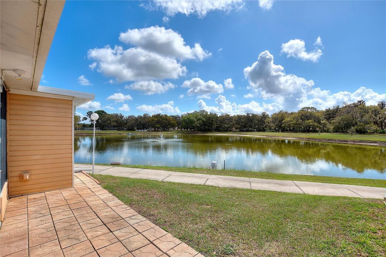 1217 Club Circle, Lakeshore, FL 33854 Photo