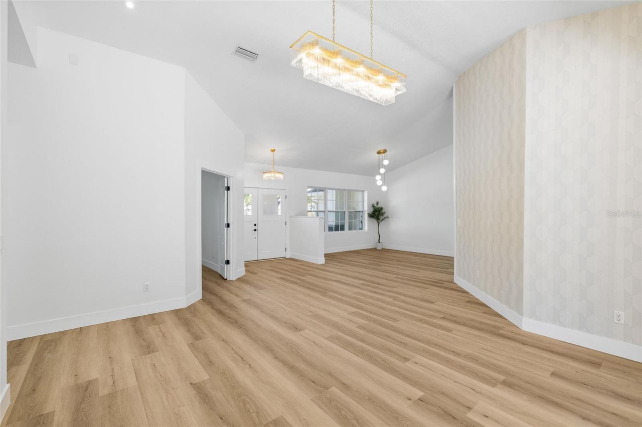 512 Crystal Grove Boulevard , Lutz, FL 33548 Photo