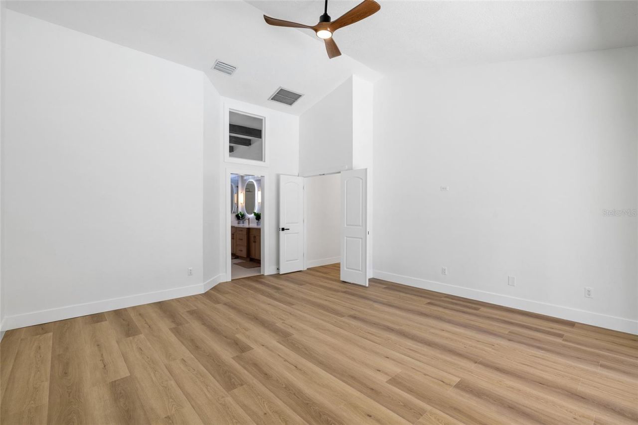 512 Crystal Grove Boulevard , Lutz, FL 33548 Photo