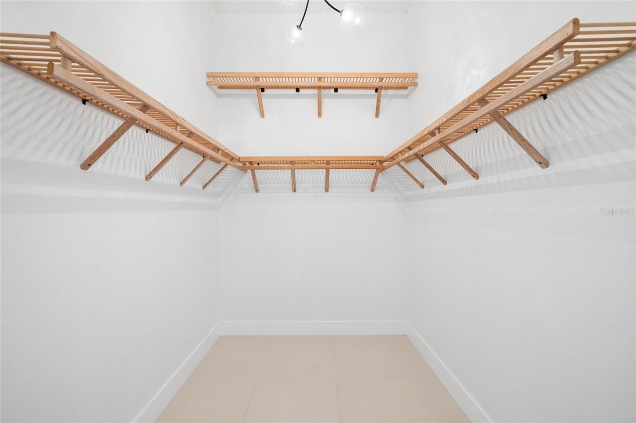 512 Crystal Grove Boulevard , Lutz, FL 33548 Photo