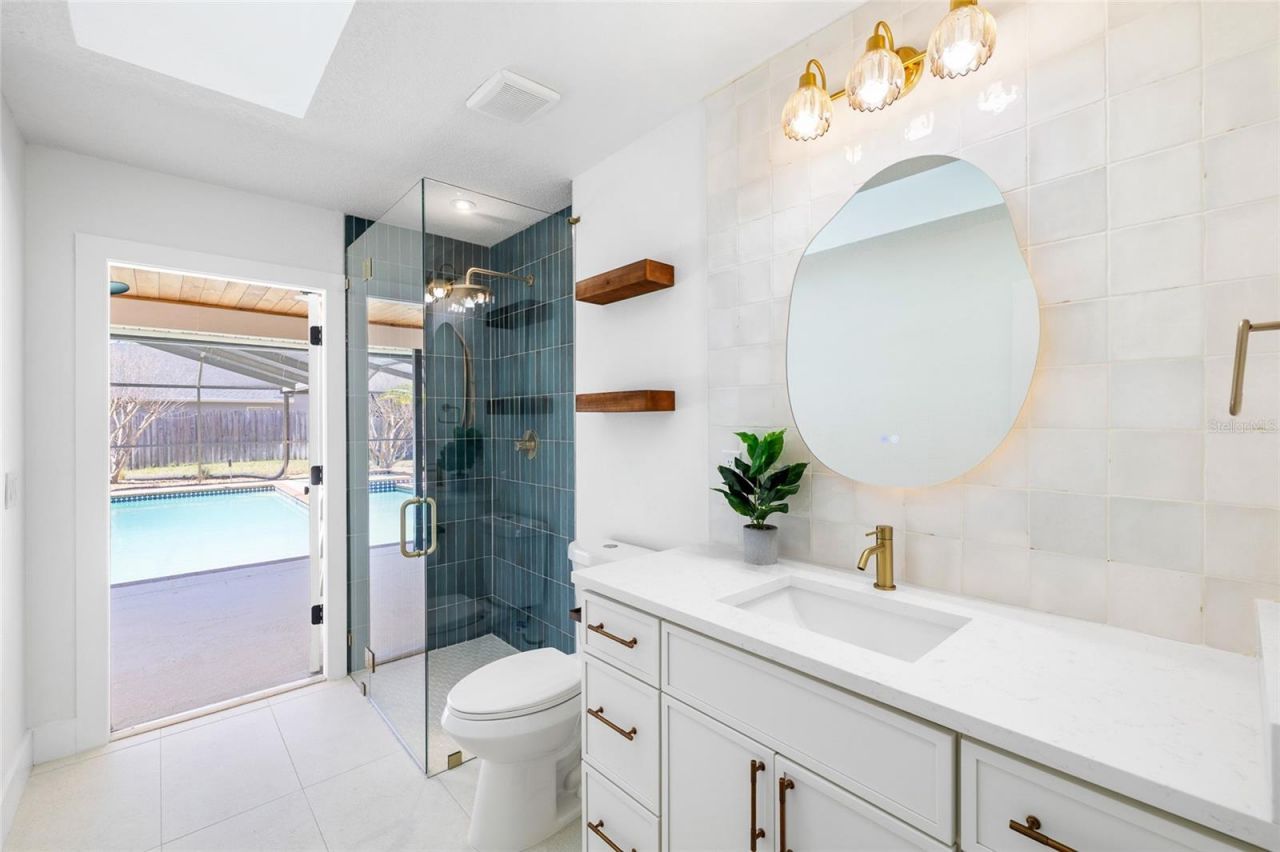 512 Crystal Grove Boulevard , Lutz, FL 33548 Photo