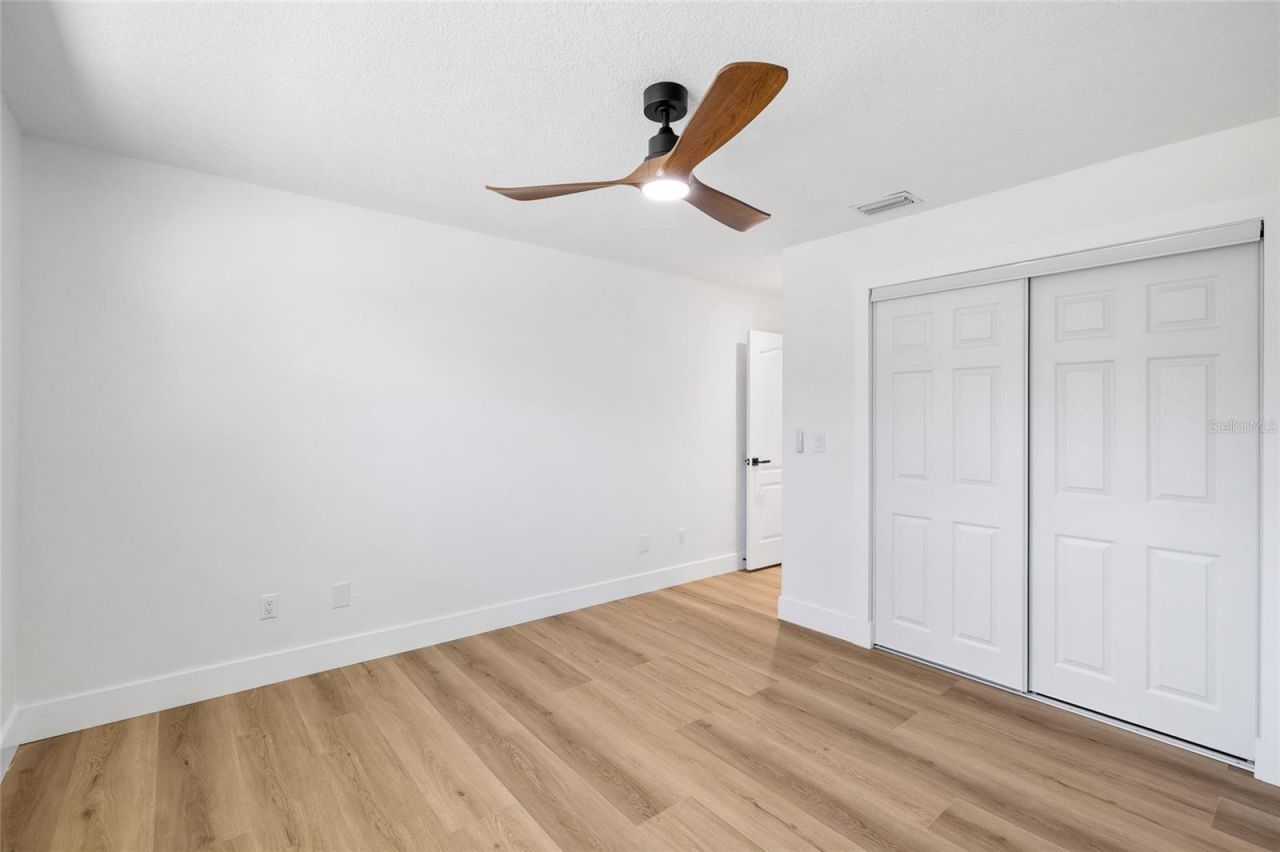 512 Crystal Grove Boulevard , Lutz, FL 33548 Photo