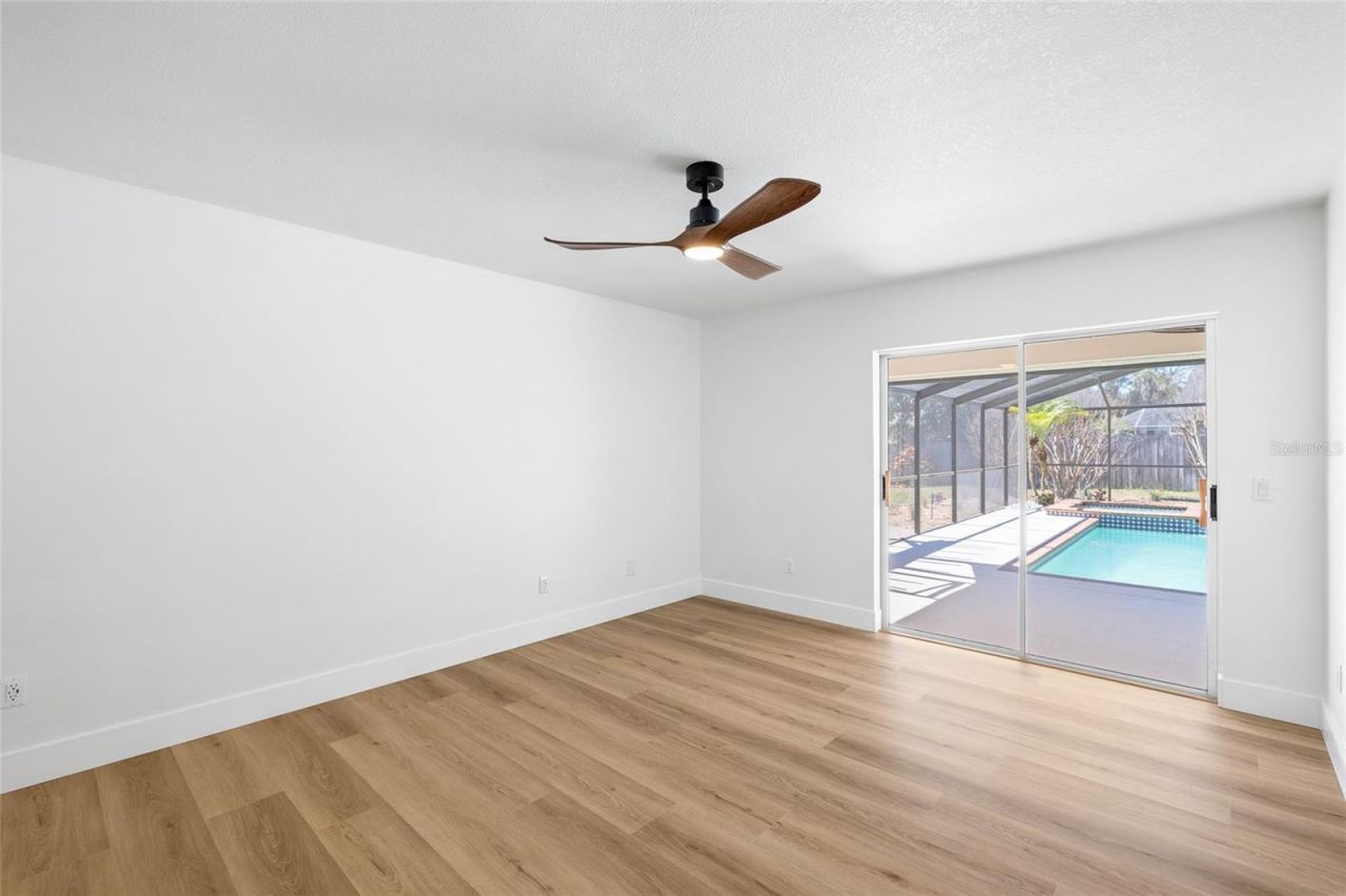 512 Crystal Grove Boulevard , Lutz, FL 33548 Photo