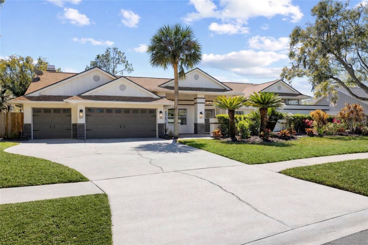 512 Crystal Grove Boulevard , Lutz, FL 33548 Photo