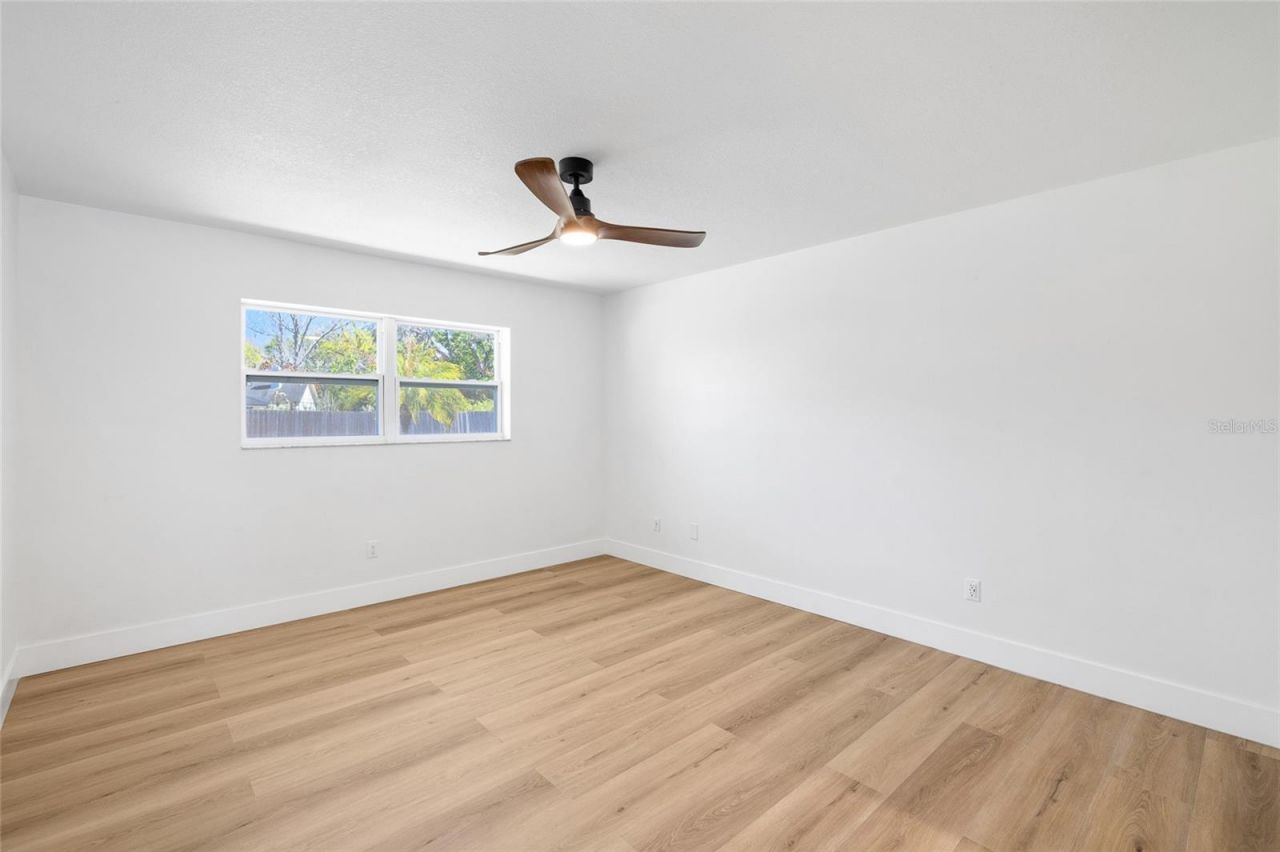 512 Crystal Grove Boulevard , Lutz, FL 33548 Photo