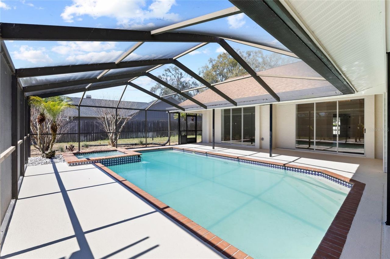 512 Crystal Grove Boulevard , Lutz, FL 33548 Photo