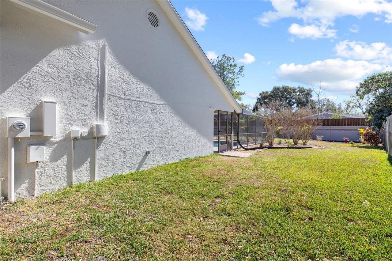 512 Crystal Grove Boulevard , Lutz, FL 33548 Photo