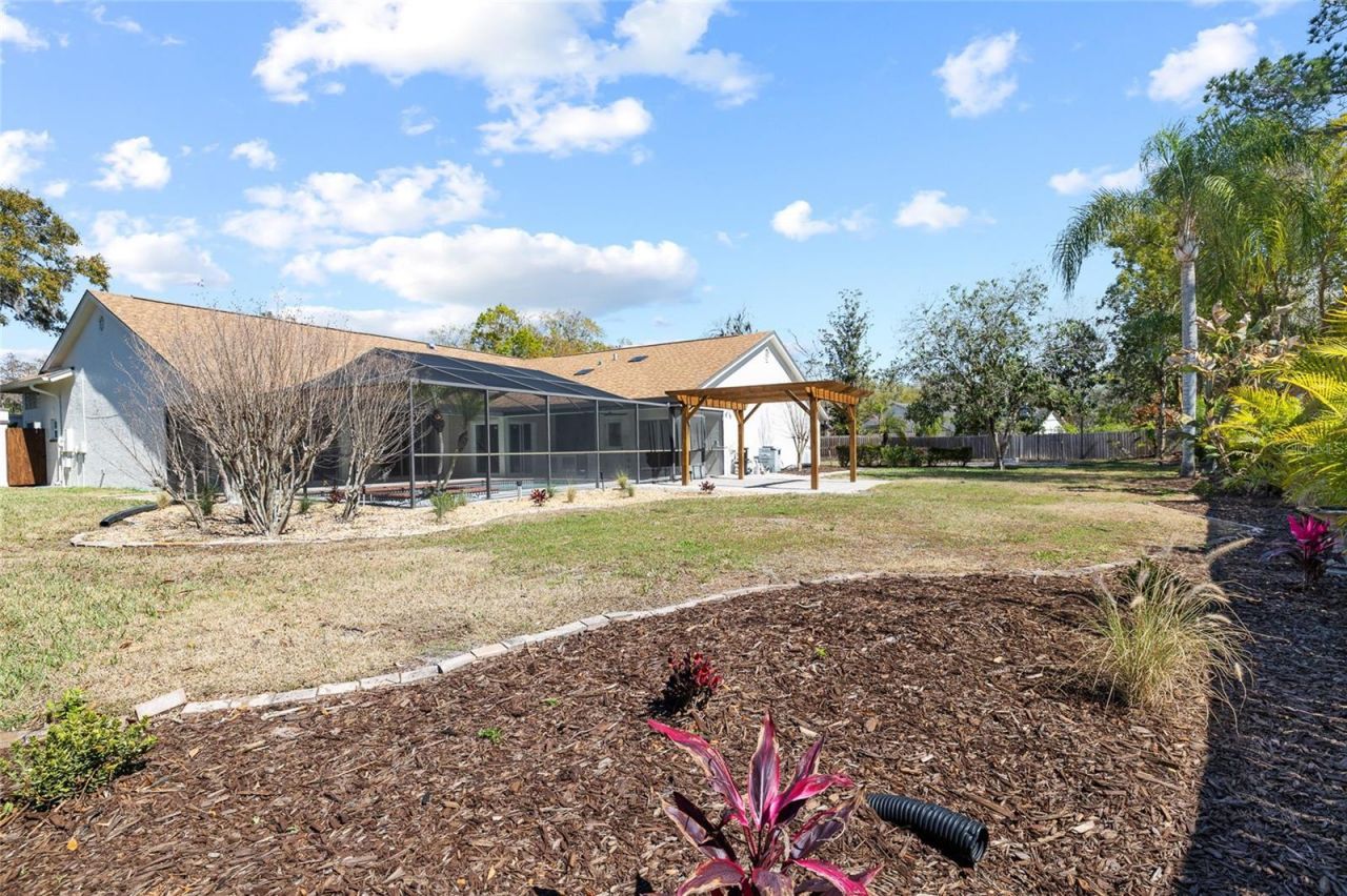 512 Crystal Grove Boulevard , Lutz, FL 33548 Photo