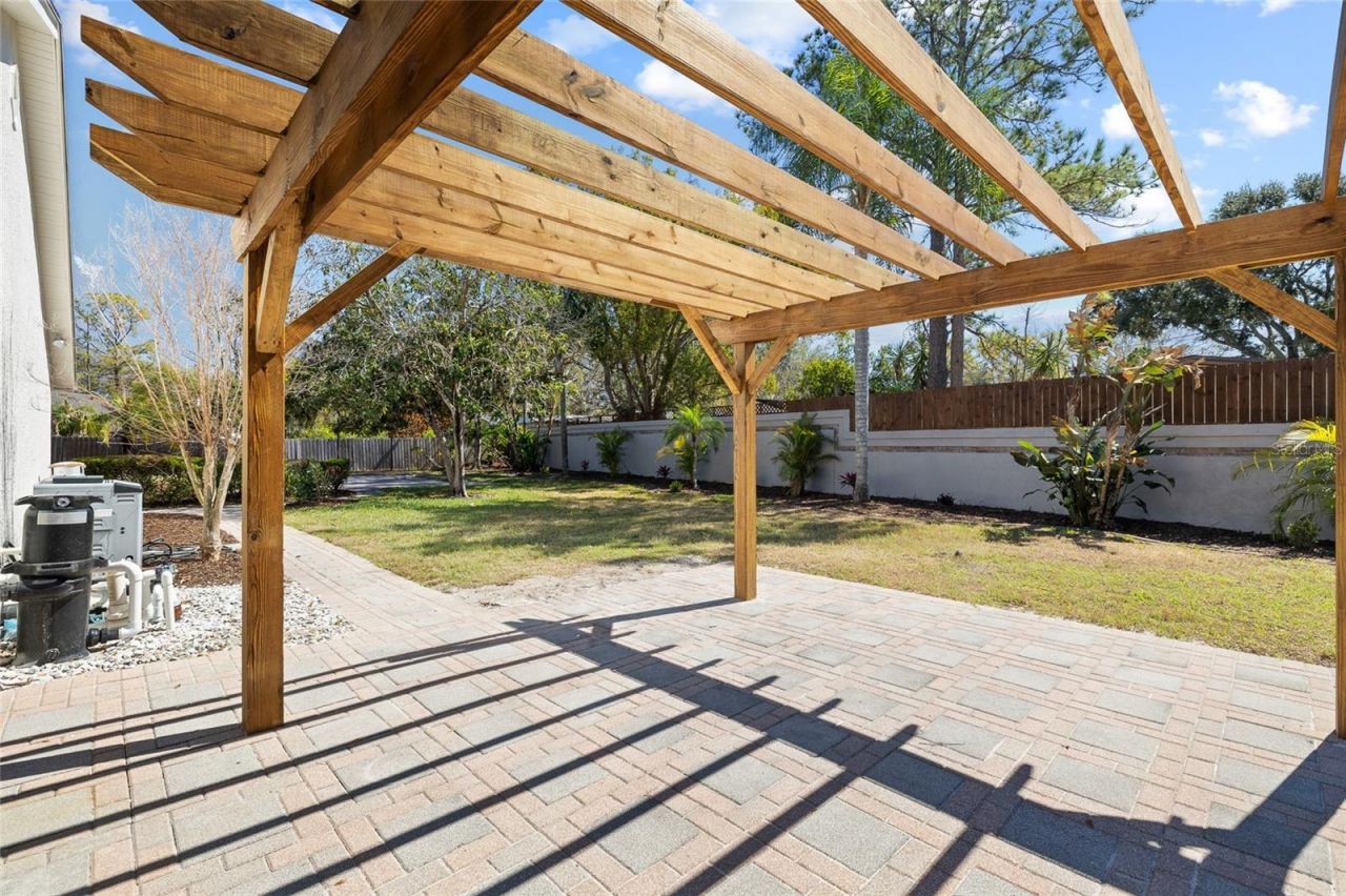 512 Crystal Grove Boulevard , Lutz, FL 33548 Photo