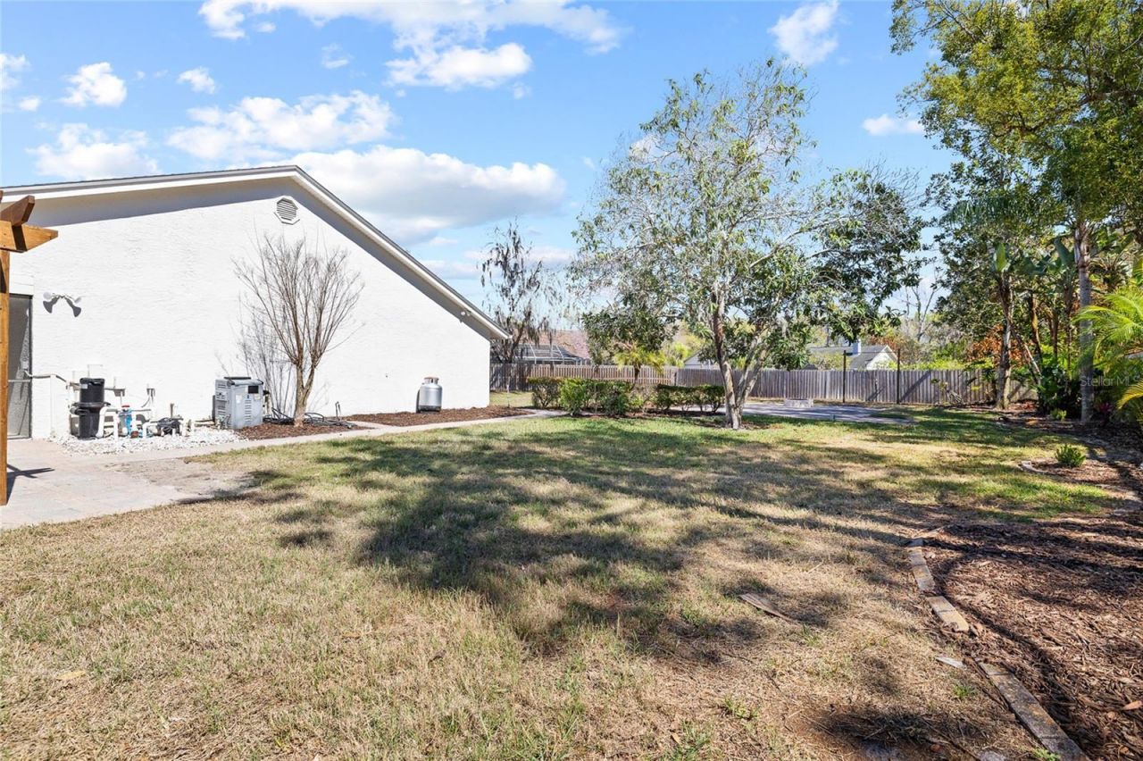 512 Crystal Grove Boulevard , Lutz, FL 33548 Photo