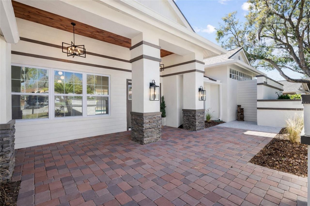 512 Crystal Grove Boulevard , Lutz, FL 33548 Photo