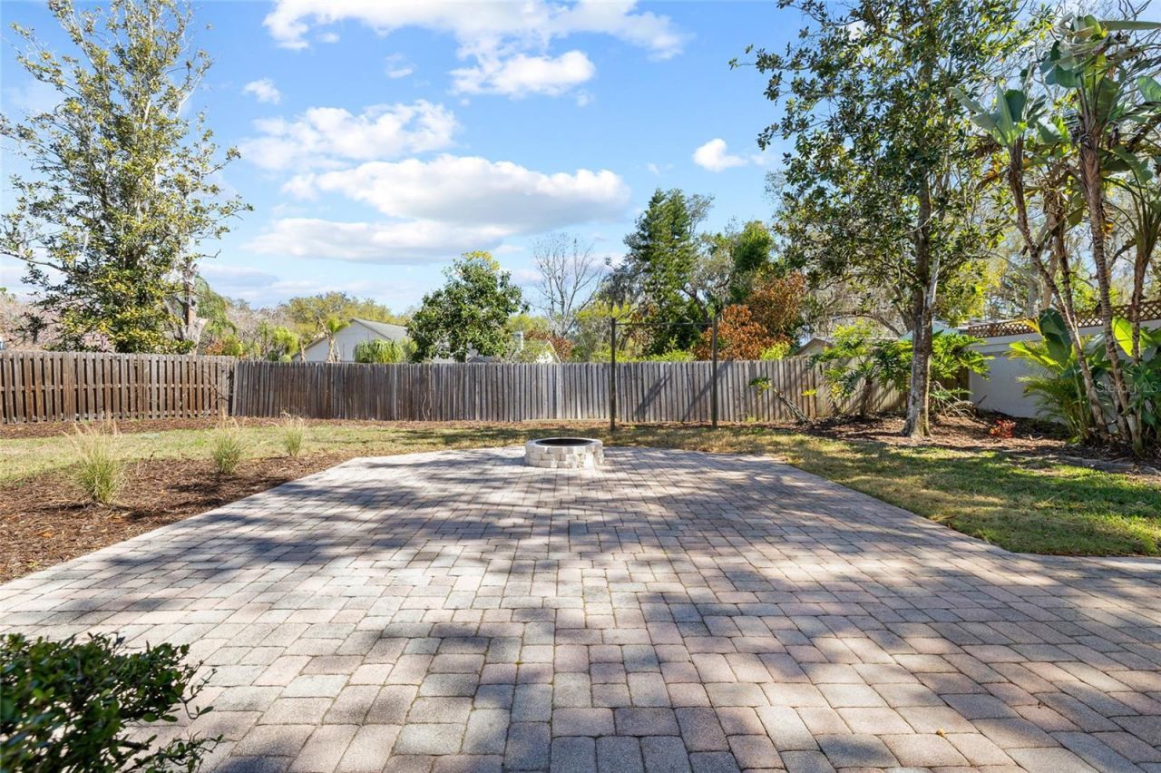 512 Crystal Grove Boulevard , Lutz, FL 33548 Photo