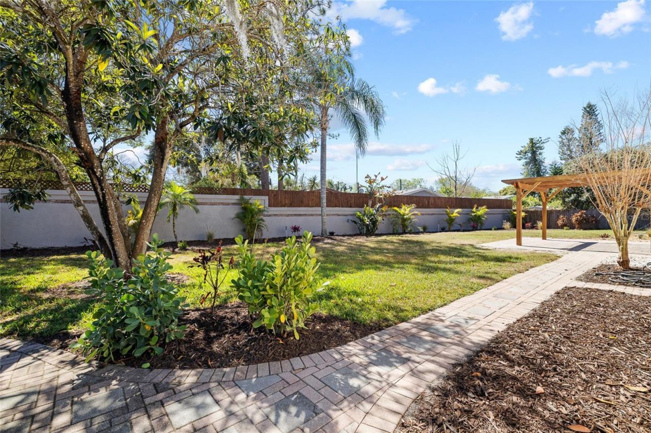 512 Crystal Grove Boulevard , Lutz, FL 33548 Photo