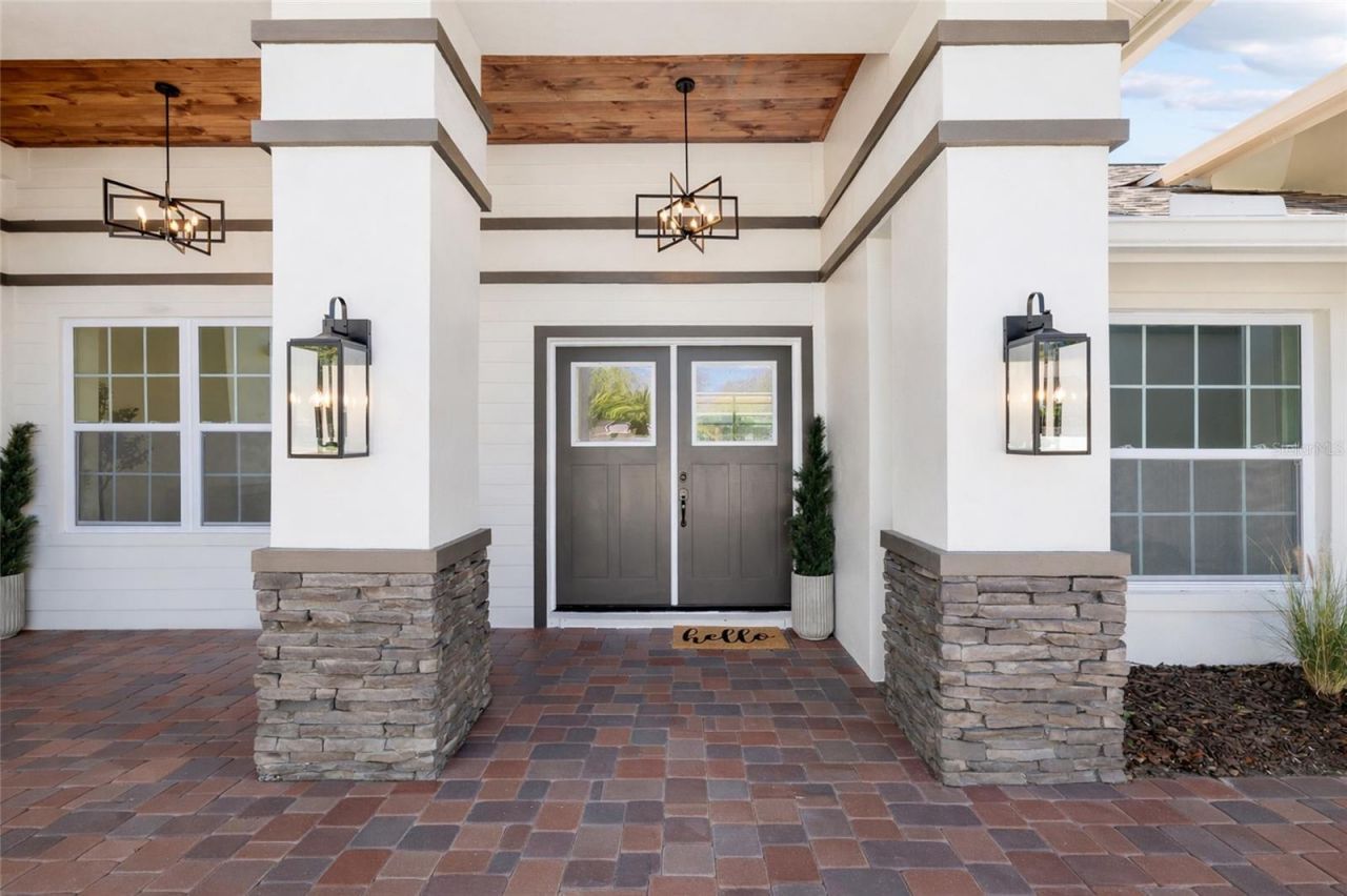 512 Crystal Grove Boulevard , Lutz, FL 33548 Photo