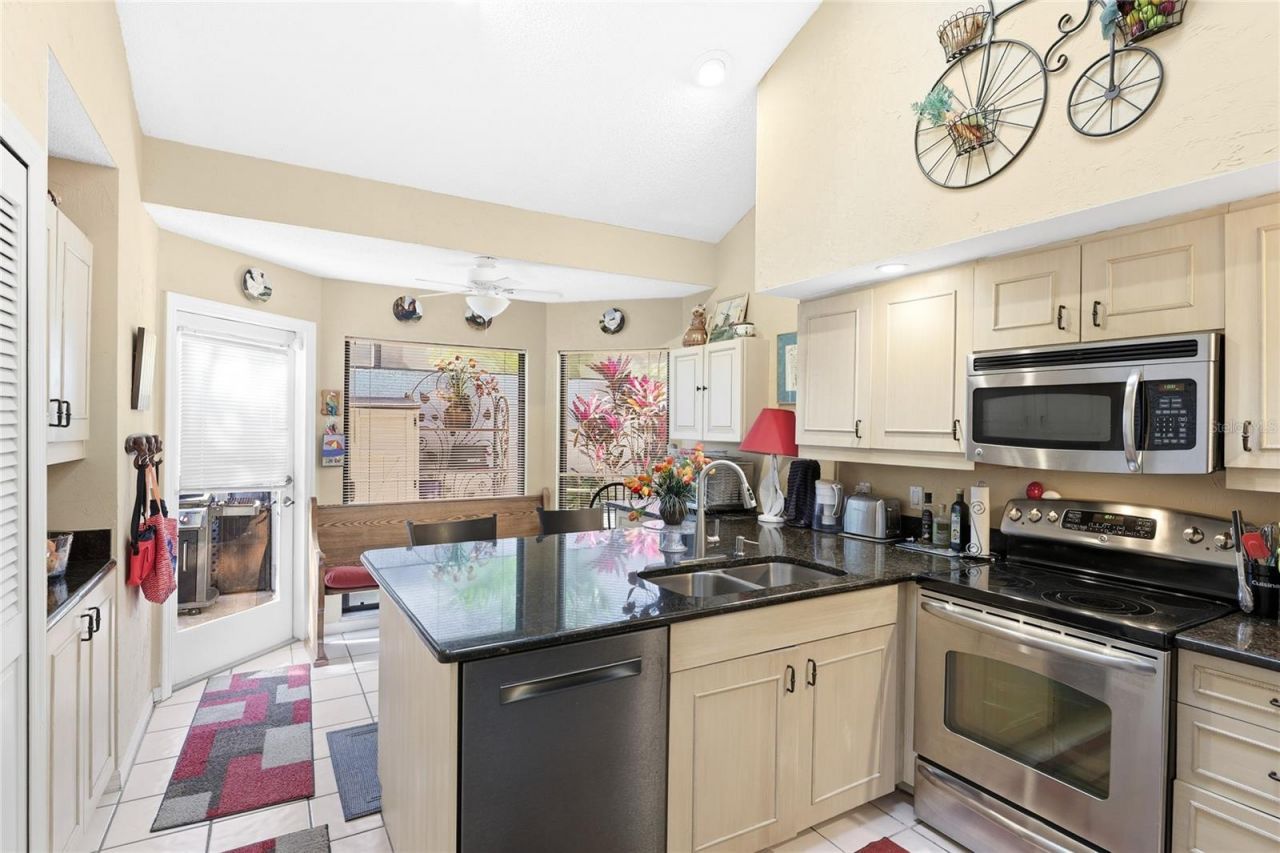 4870 Tivoli Court, Sarasota, FL 34235 Photo