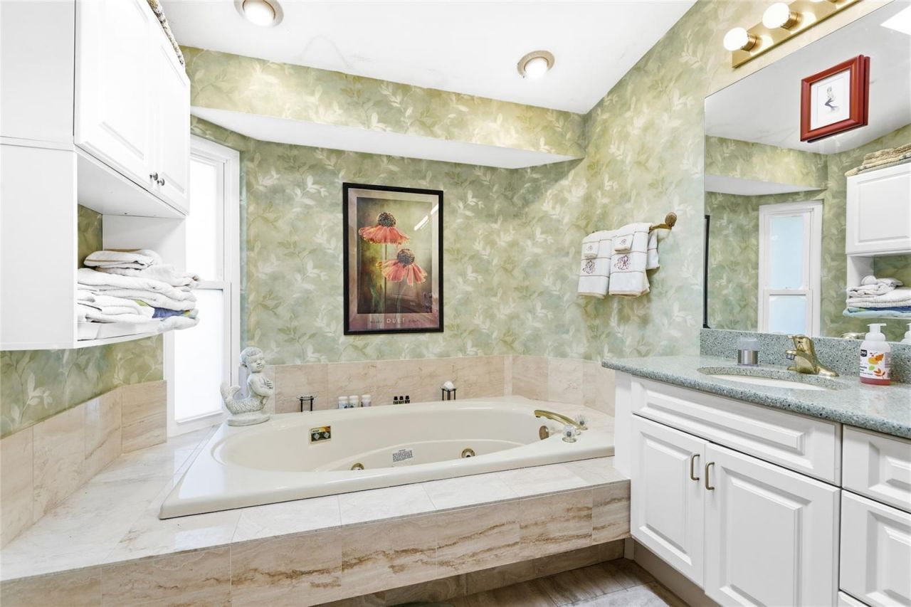 4870 Tivoli Court, Sarasota, FL 34235 Photo