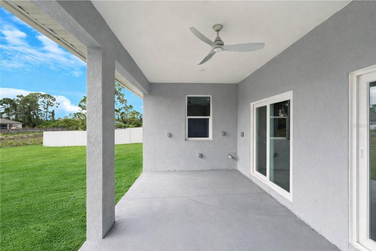 1043 Albert Ave, Lehigh Acres, FL 33971 Photo