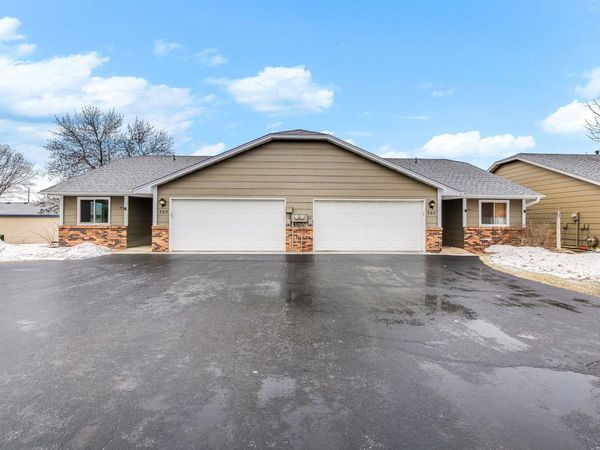 705 Auburn Place NW, Elk River, MN 55330