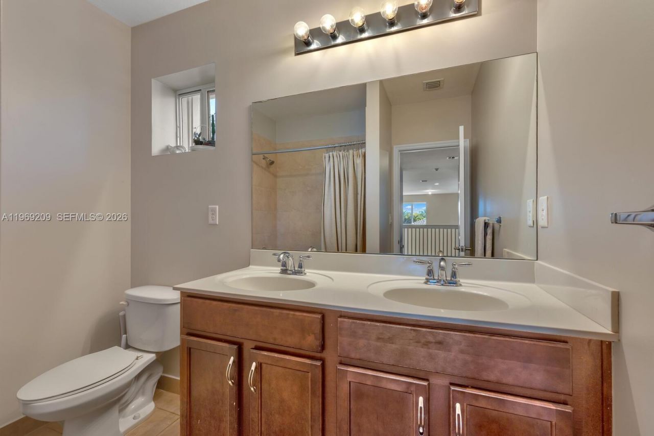 2152 NW 16th Ter , Homestead, FL 33030 Photo