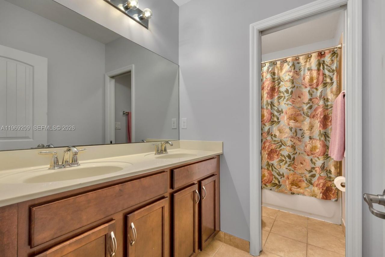 2152 NW 16th Ter , Homestead, FL 33030 Photo