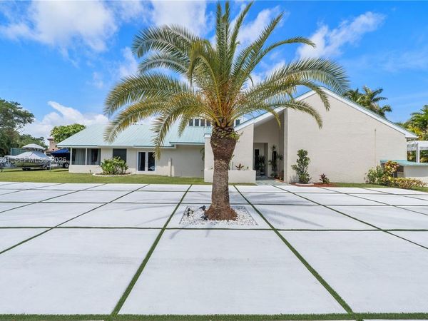 17640 Old Cutler Rd , Palmetto Bay, FL 33157