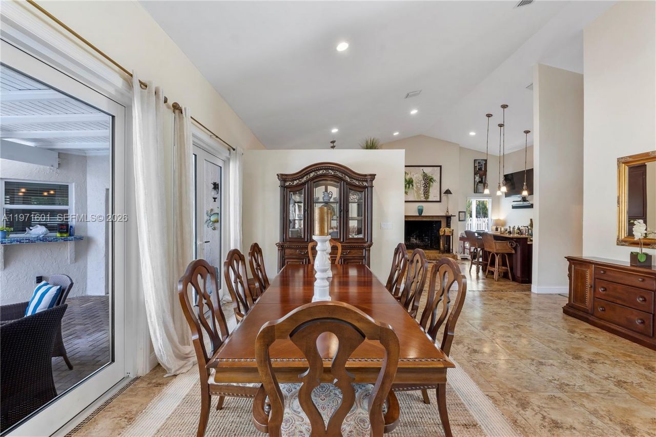 17640 Old Cutler Rd , Palmetto Bay, FL 33157 Photo