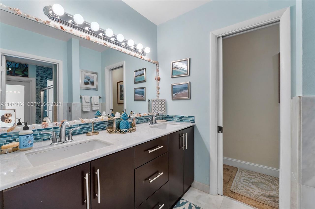 17640 Old Cutler Rd, Palmetto Bay, FL 33157 Photo