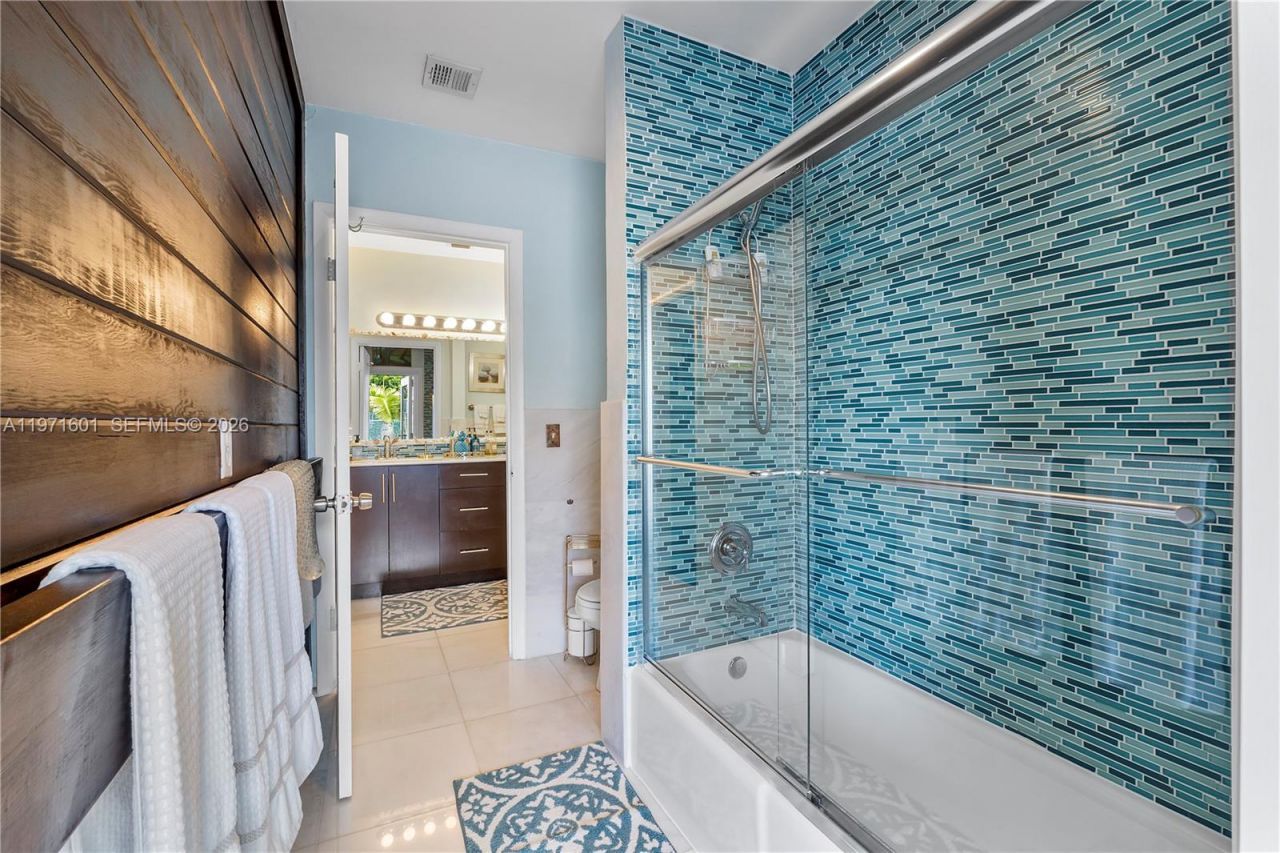 17640 Old Cutler Rd , Palmetto Bay, FL 33157 Photo