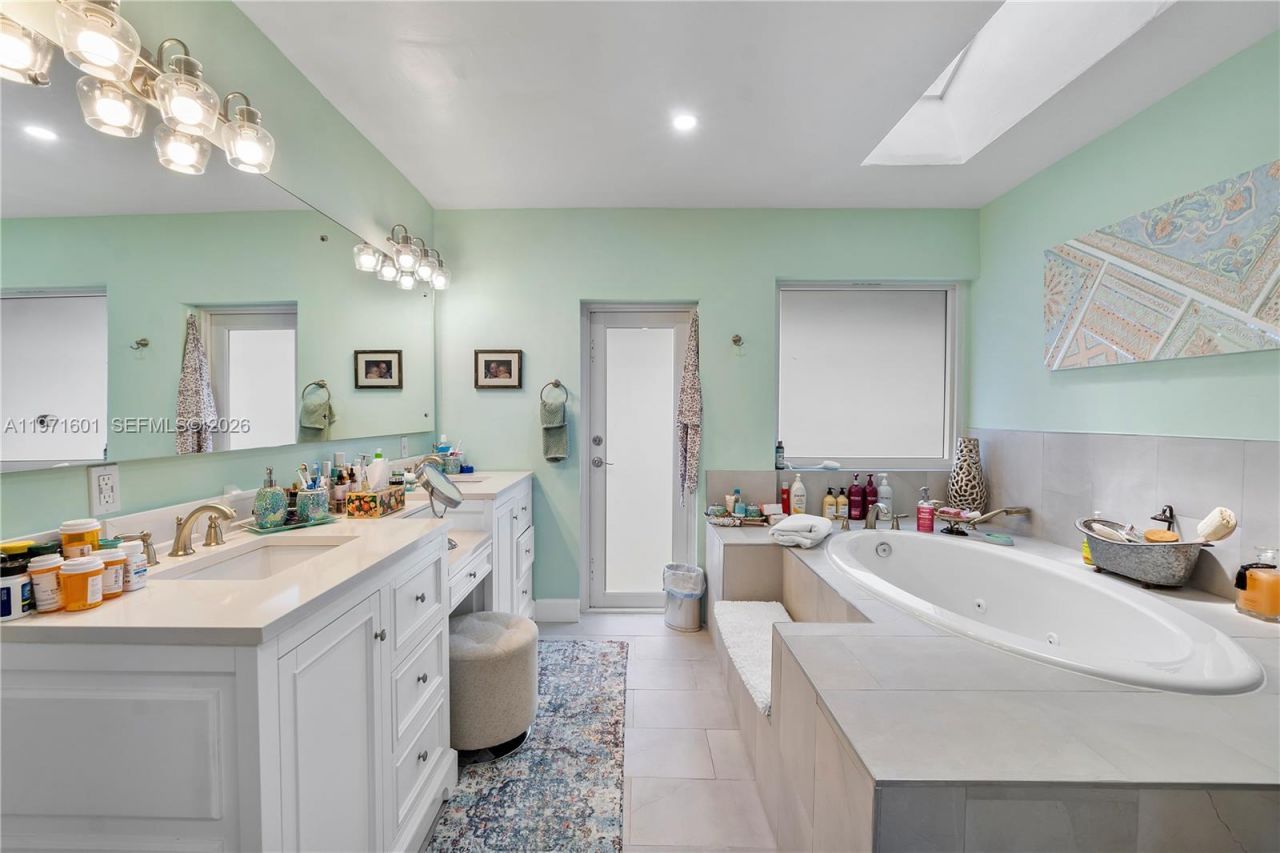 17640 Old Cutler Rd , Palmetto Bay, FL 33157 Photo