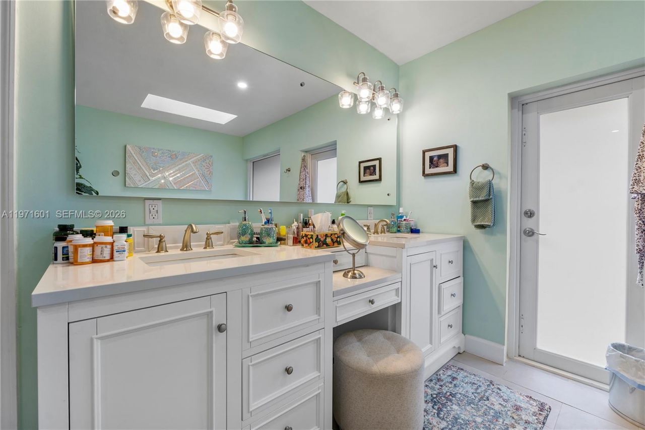 17640 Old Cutler Rd , Palmetto Bay, FL 33157 Photo