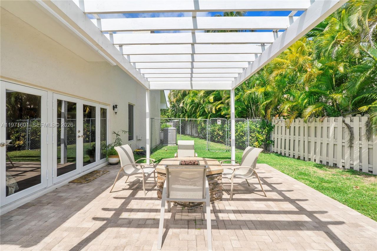 17640 Old Cutler Rd, Palmetto Bay, FL 33157 Photo