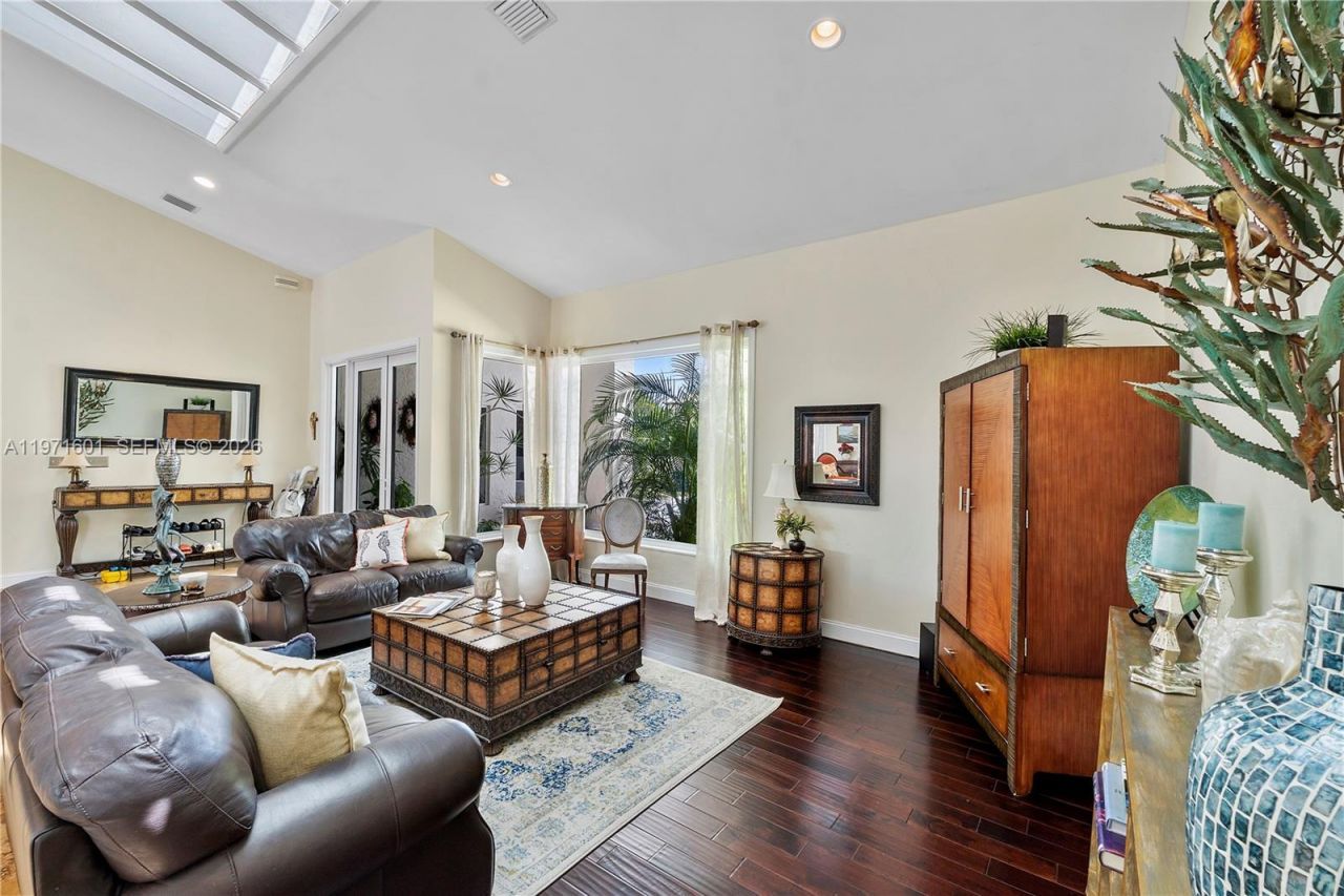 17640 Old Cutler Rd , Palmetto Bay, FL 33157 Photo