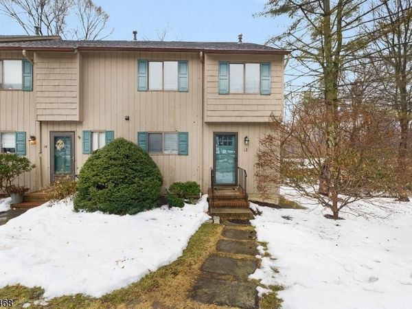 13 Chestnut Ct, High Bridge, NJ 08829
