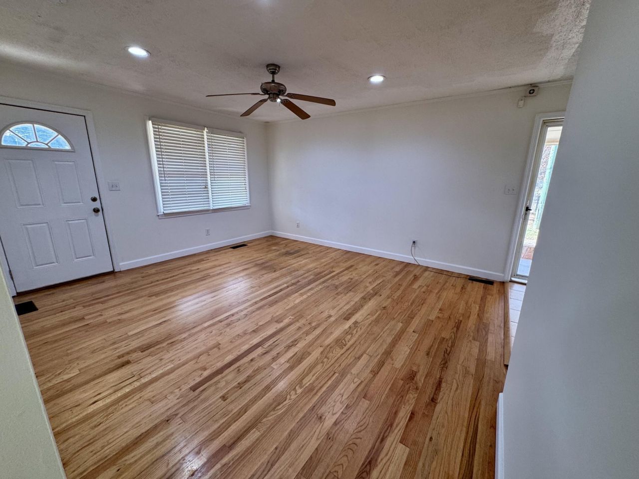 115 Williams Street Photo 11