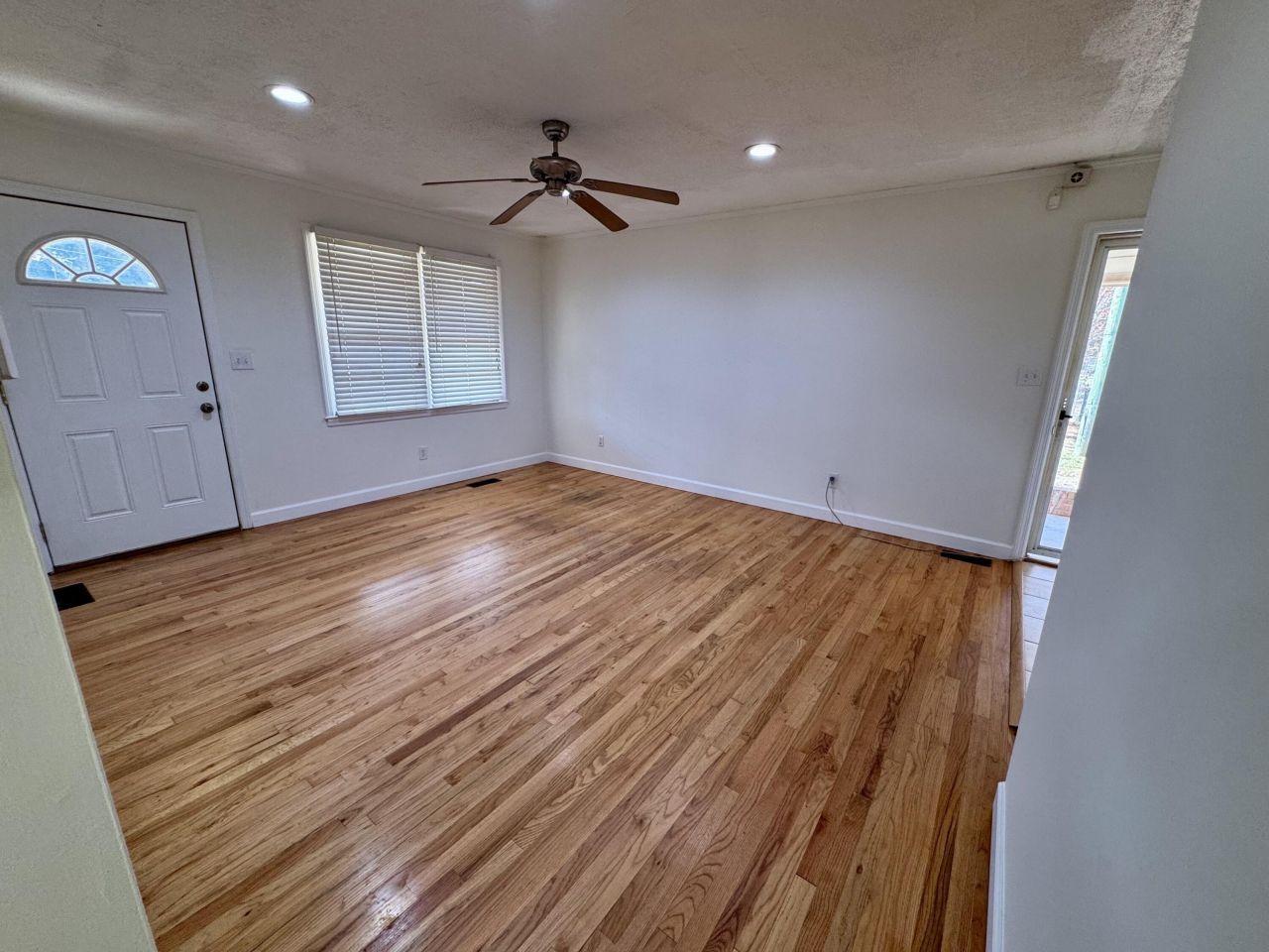 115 Williams Street Photo 5