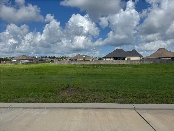 332 SOPHIA Drive , Luling, LA 70070