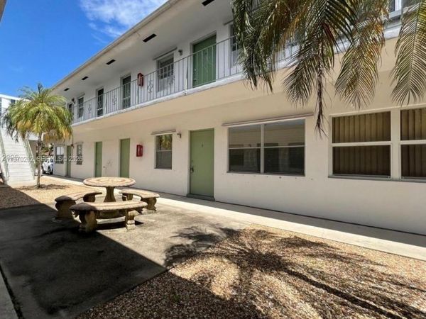 1824 Monroe st, Unit 12, Hollywood, FL 33020