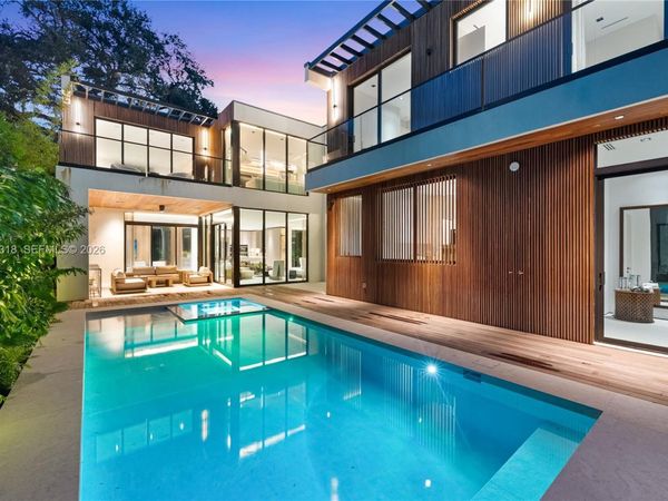 2800 Calusa St , Miami, FL 33133