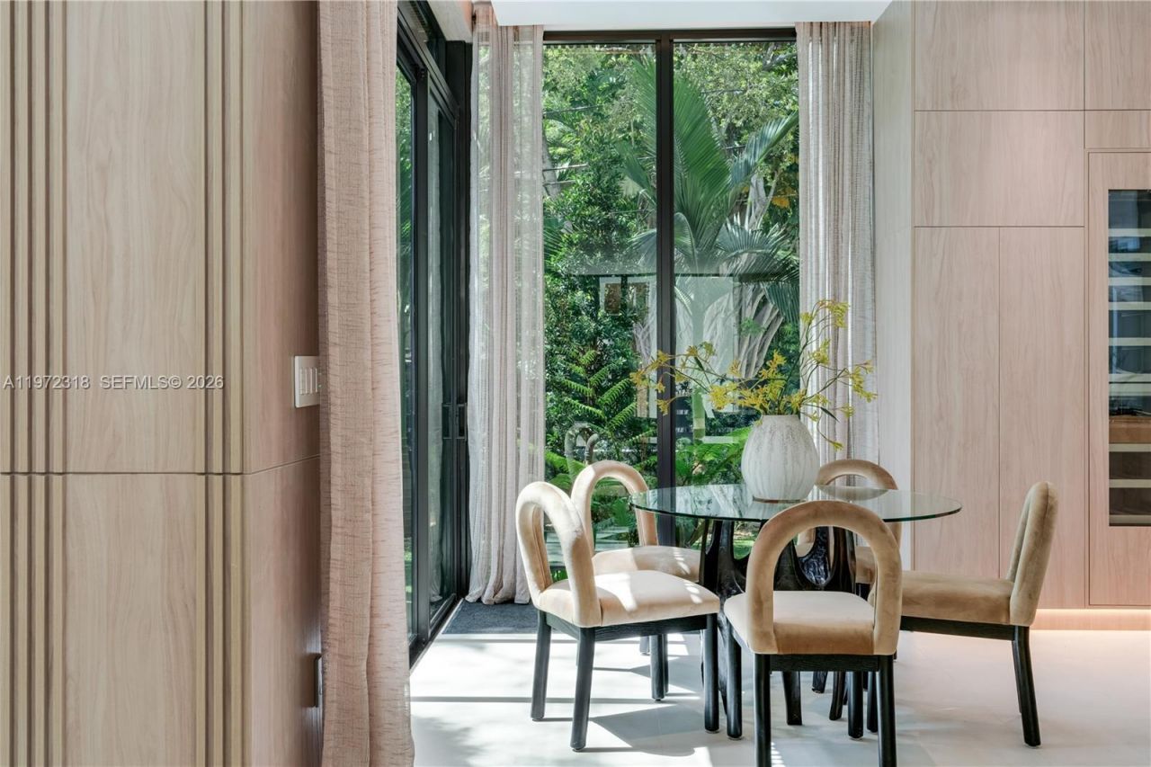 2800 Calusa St , Miami, FL 33133 Photo