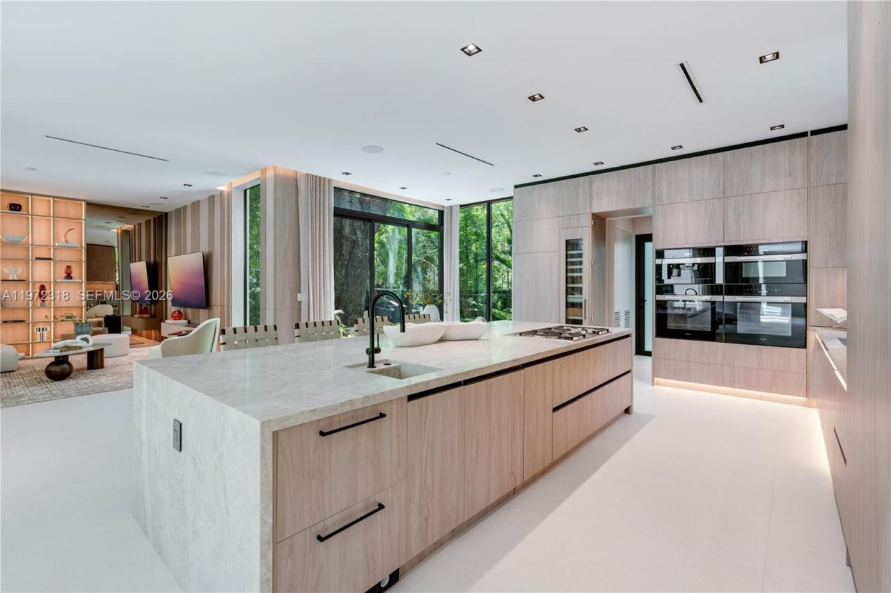 2800 Calusa St , Miami, FL 33133 Photo