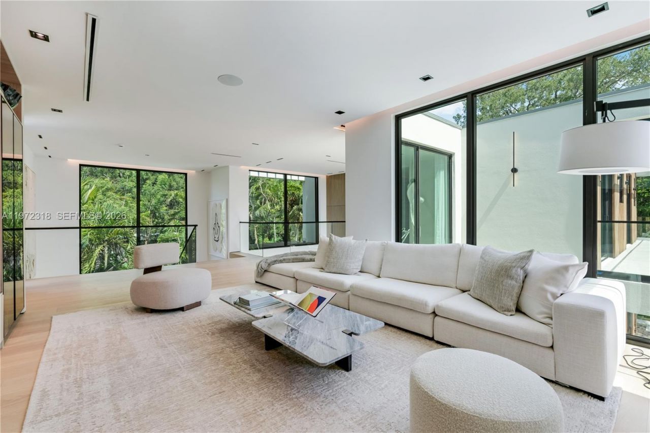 2800 Calusa St , Miami, FL 33133 Photo