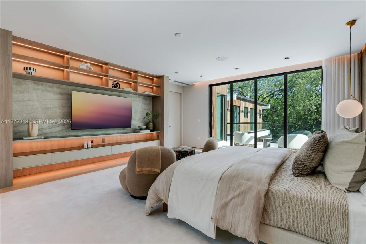 2800 Calusa St , Miami, FL 33133 Photo