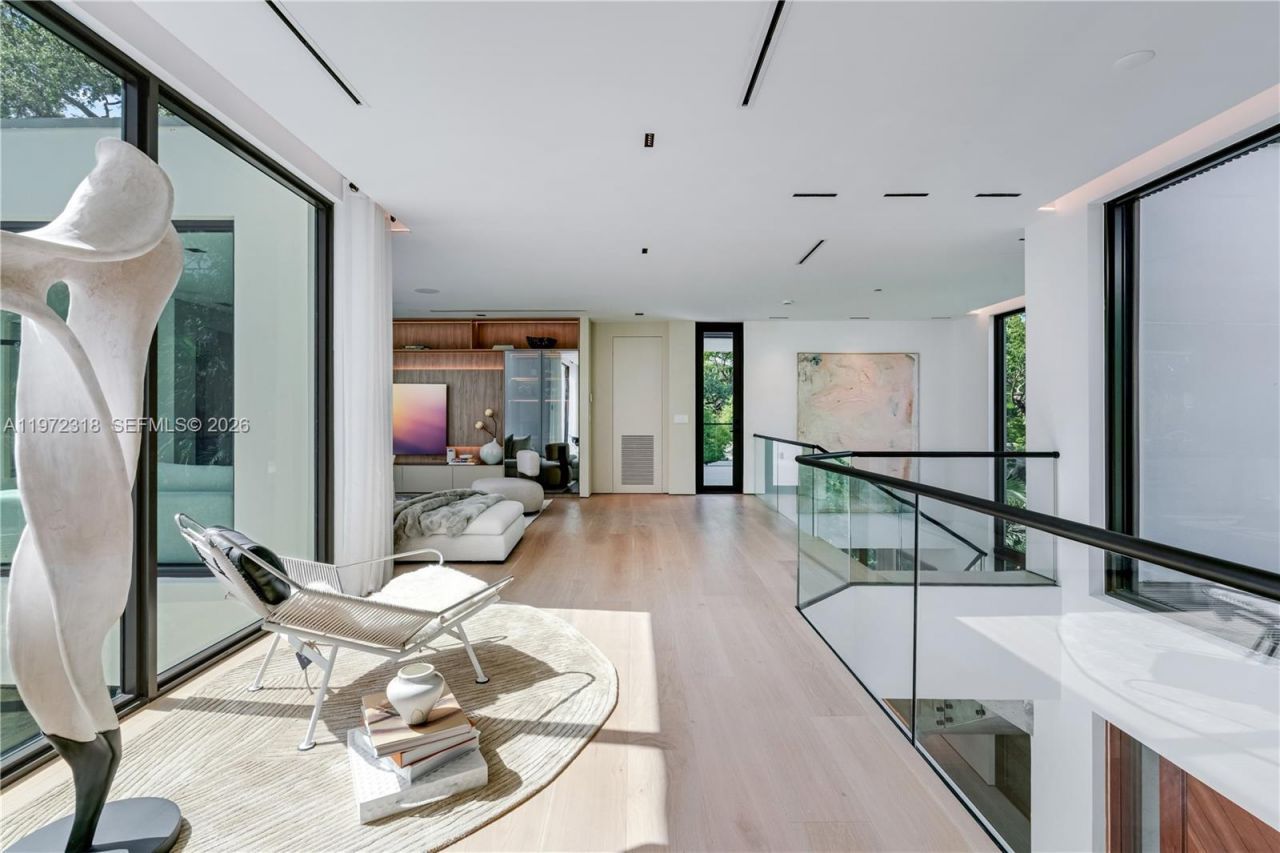 2800 Calusa St , Miami, FL 33133 Photo