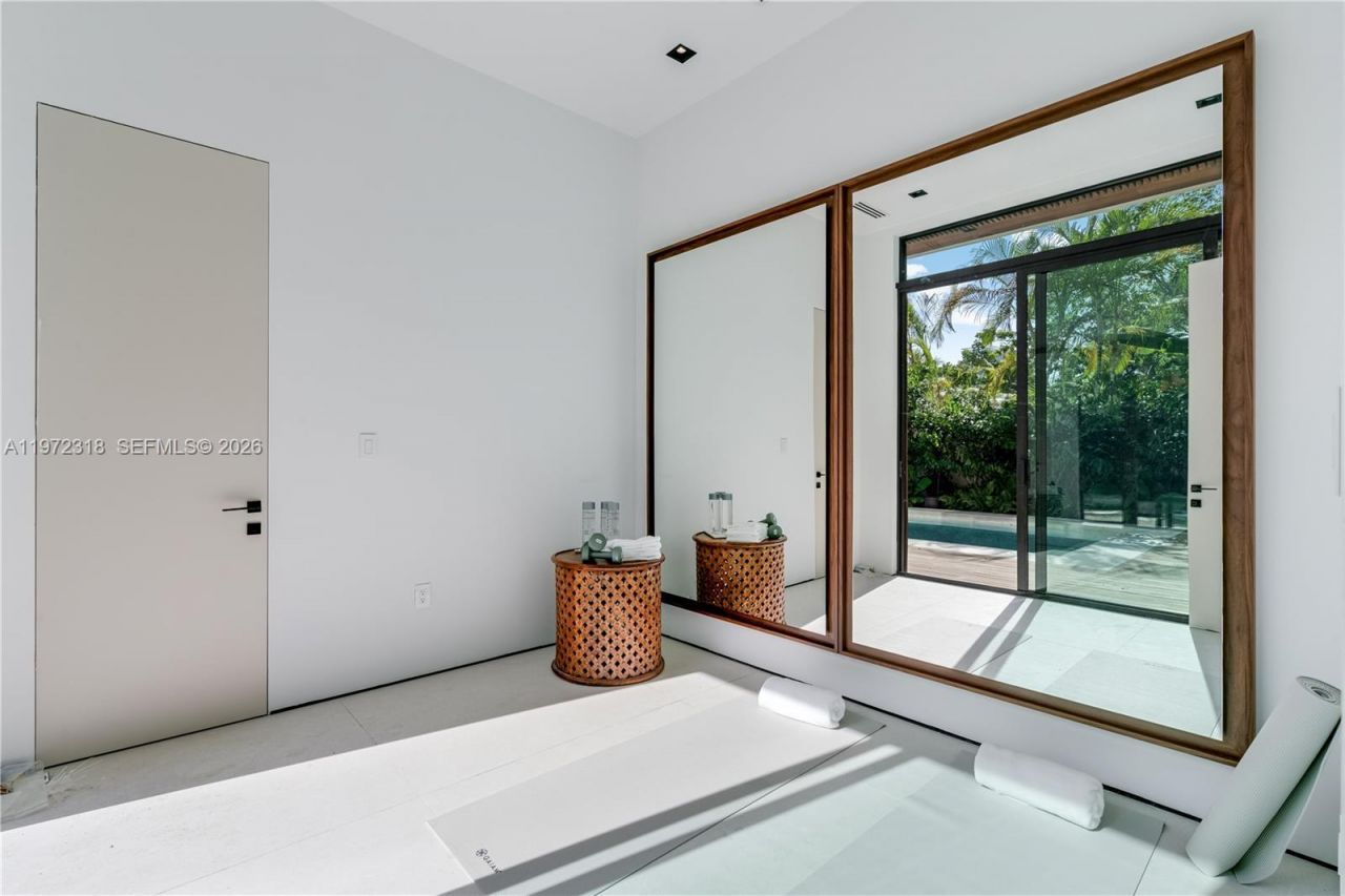 2800 Calusa St , Miami, FL 33133 Photo