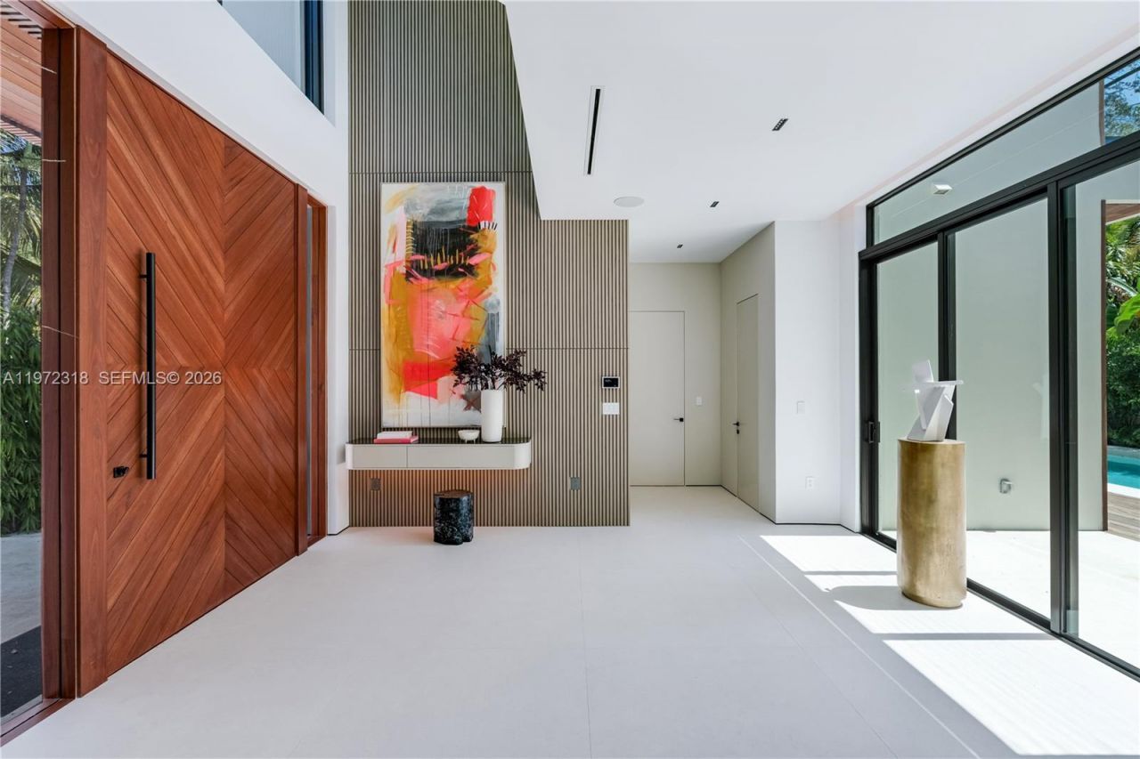 2800 Calusa St , Miami, FL 33133 Photo