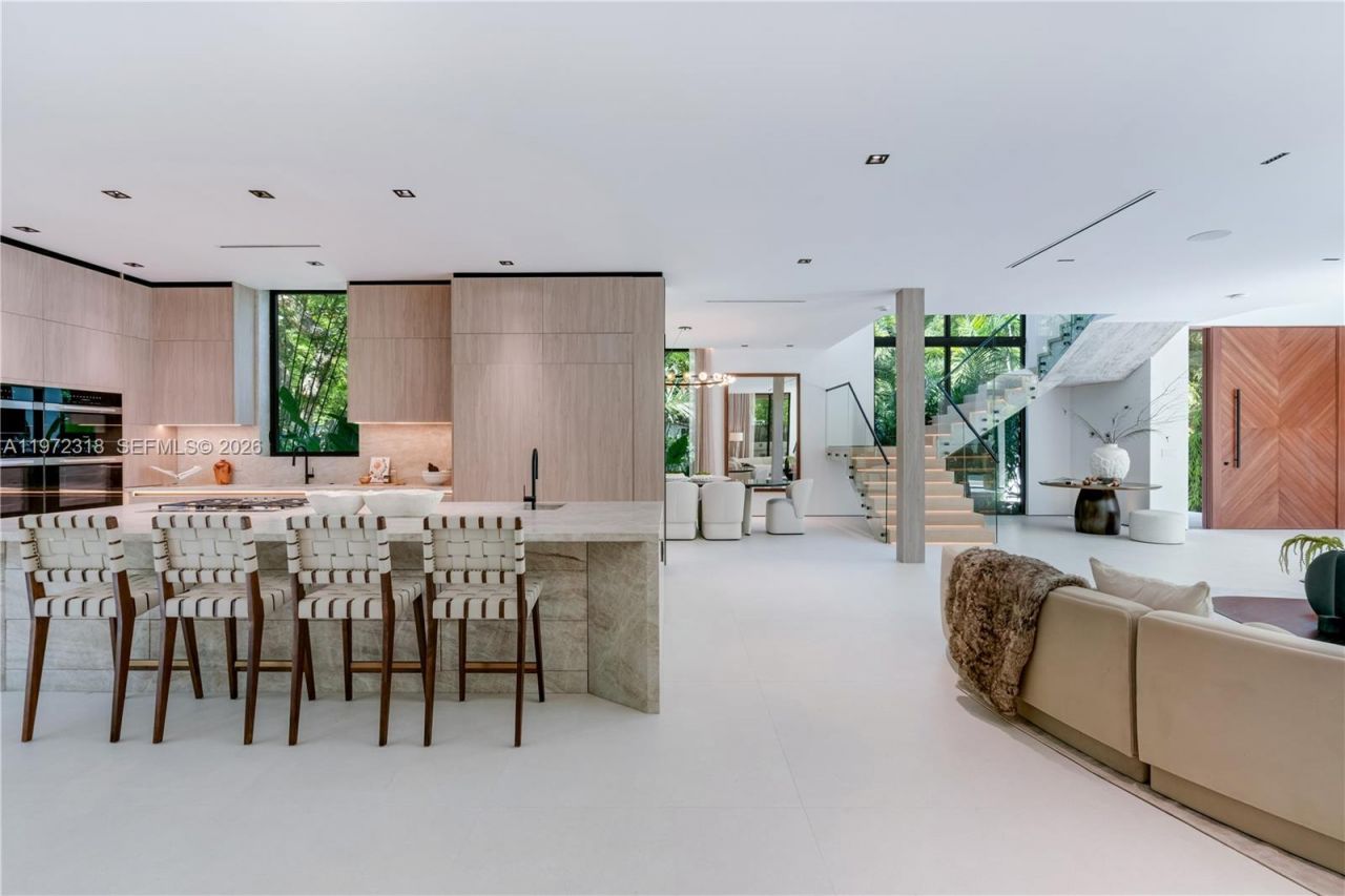 2800 Calusa St , Miami, FL 33133 Photo