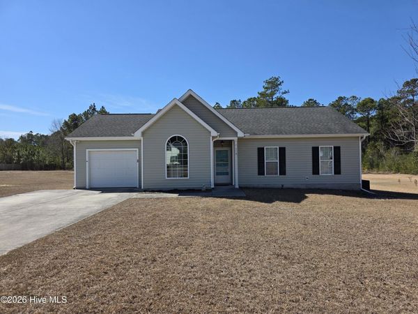 128 Brians Woods Road, Maple Hill, NC 28454