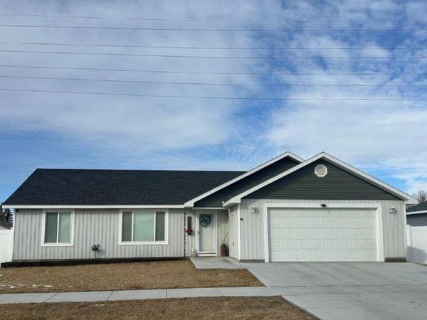 1119 Sweetwater Dr, Blackfoot, ID 83221